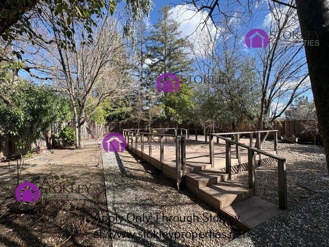 Building Photo - 18 Bonnie Pl