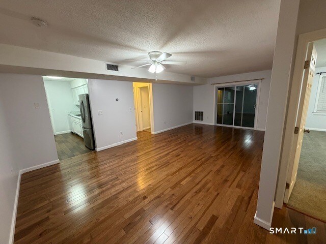 Building Photo - 2 Concorde Way