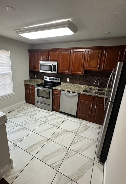 Kitchen - 2818 Crestwick Pl