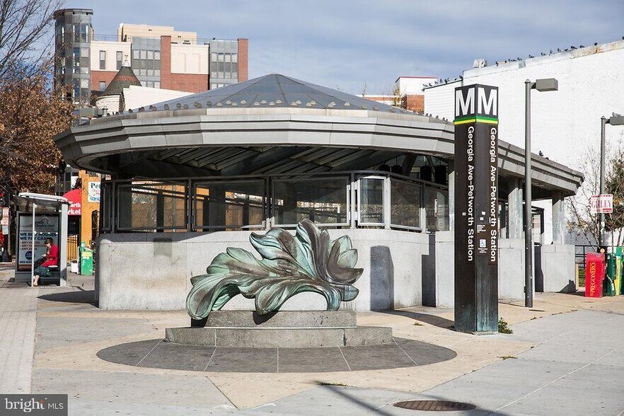 Building Photo - 811 Upshur St NW