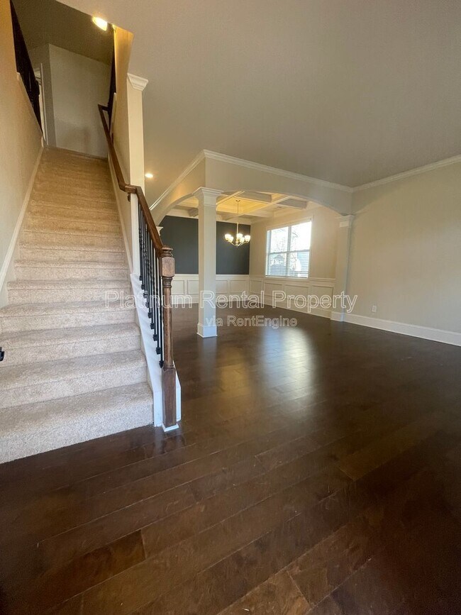 Building Photo - 4425 Huron Dr