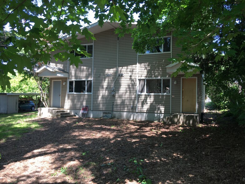 Building Photo - 1165 NE Harvey Rd