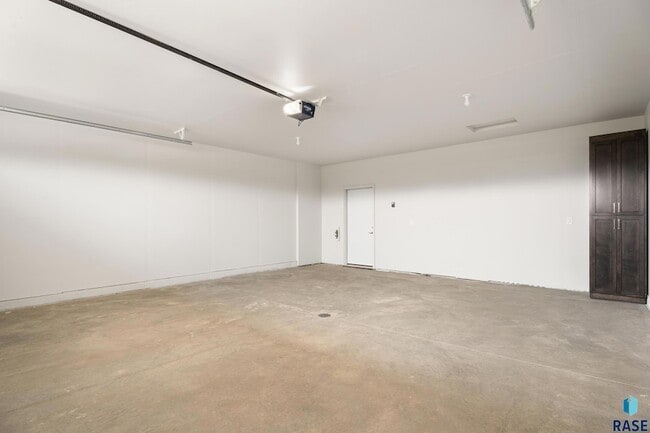 Building Photo - 1113 S Foss Ave