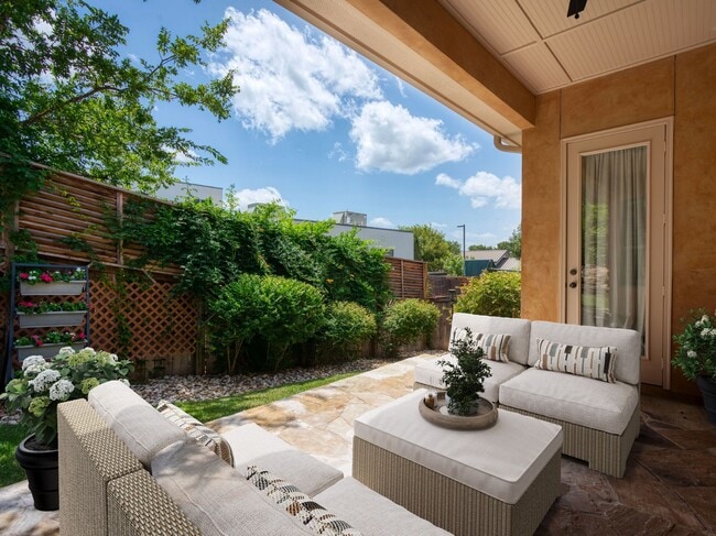 Building Photo - 16026 Huebner Bluff