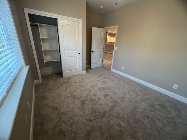 Building Photo - 3 Bedroom Home Located in El Camino Village PETS OK