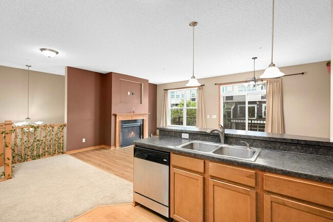 Building Photo - 15531 Eagle Shore Dr