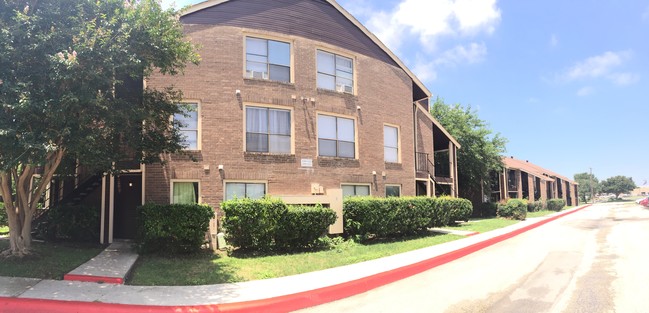 Building Photo - Briarbend Apartments