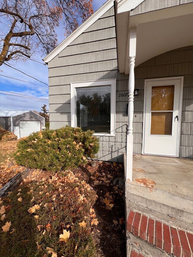 Building Photo - e2607