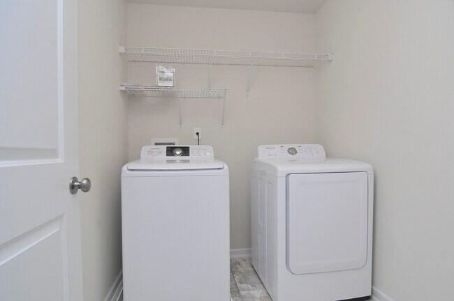 Building Photo - 429 Eastfair Dr