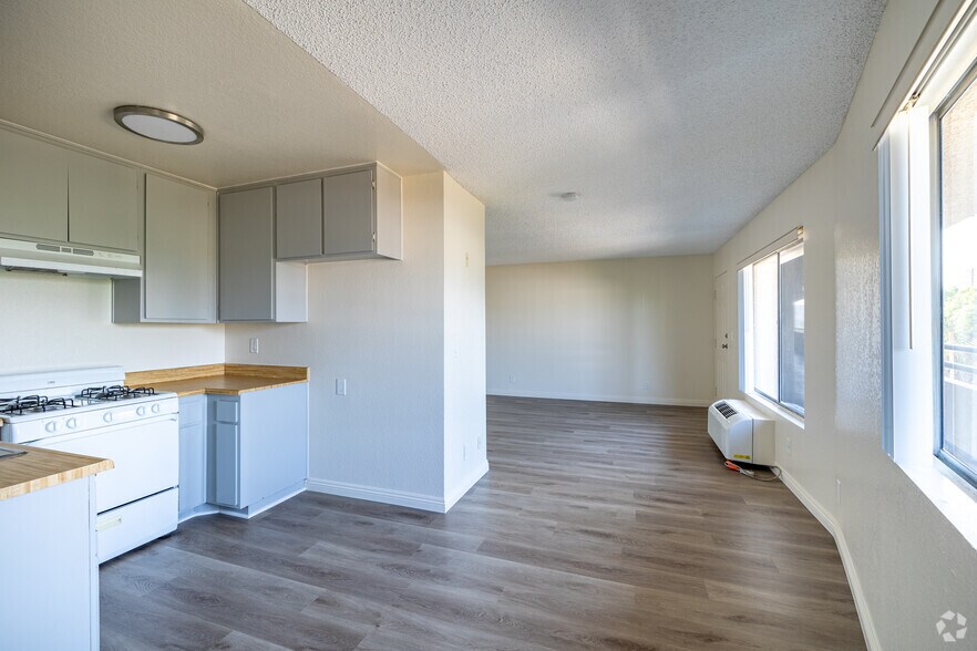 Studio - 400SF - Dining Room - 249 W Alameda Ave Burbank