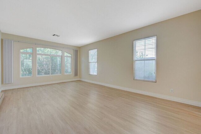 Building Photo - 89 Dollar Pointe Ave