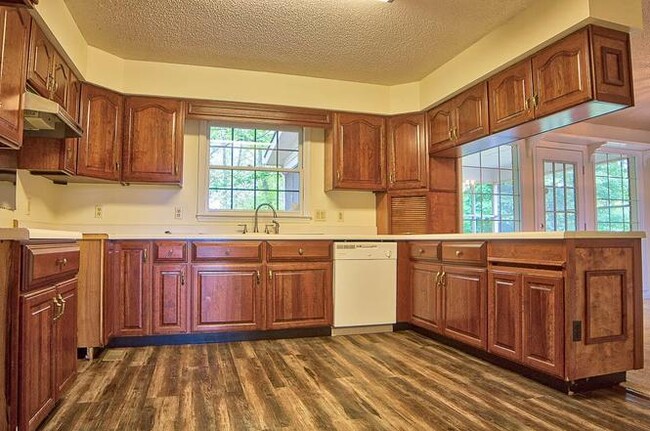 Kitchen (stainless steel appliances added) - 4331 Comet Trl