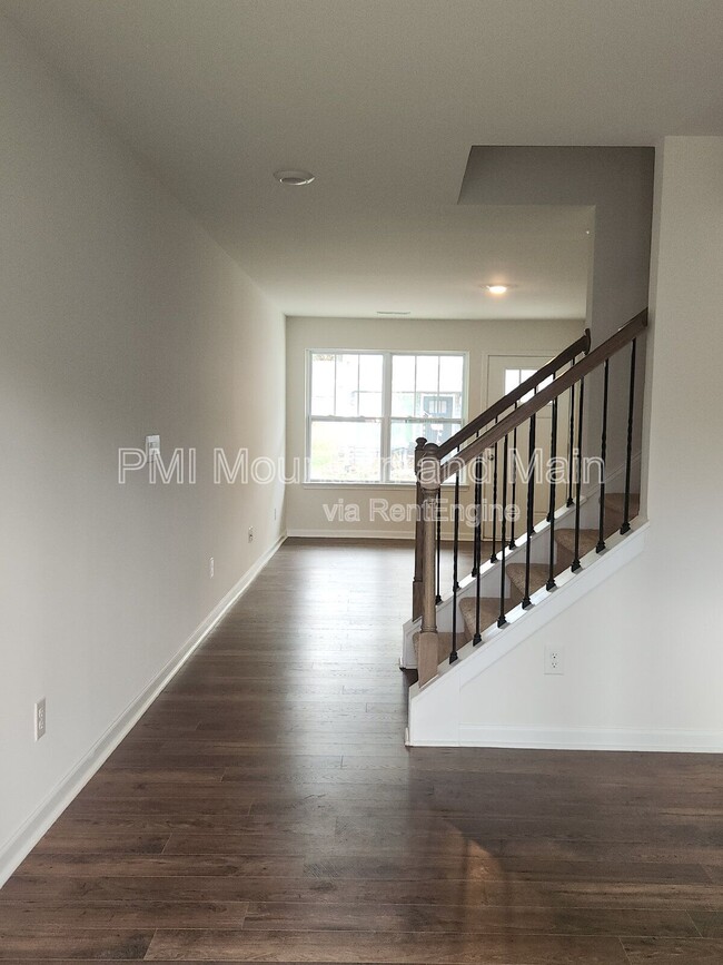 Building Photo - 16 Virginia Cmns Dr