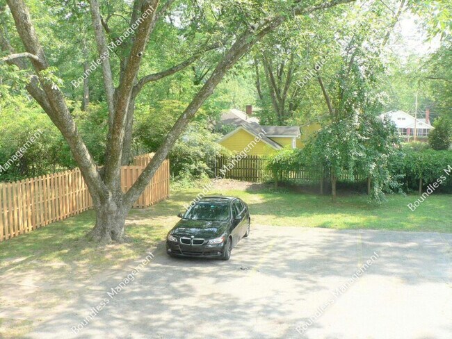 Building Photo - 1688 W Forrest Ave