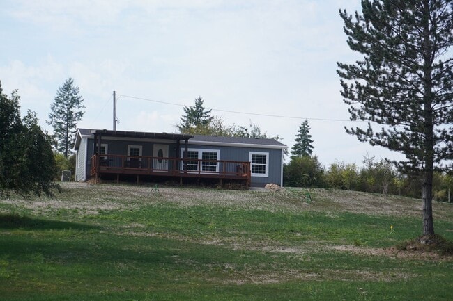 Building Photo - 27413 NE Falls Rd