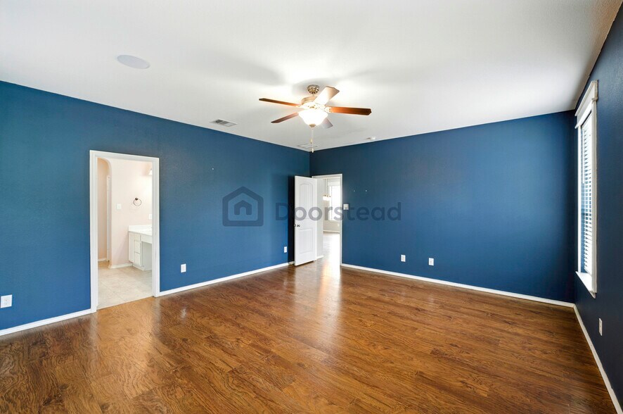 Building Photo - 920 Water Hyacinth Loop