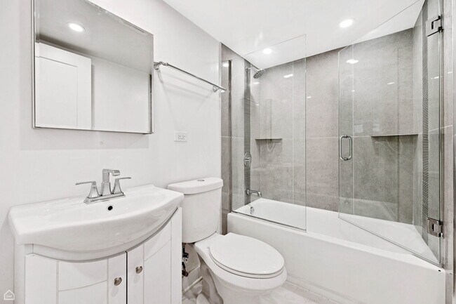 Building Photo - 7314 S King Dr
