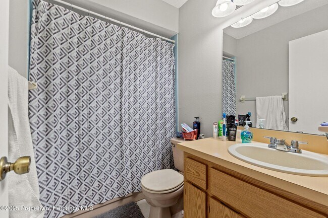 Building Photo - 7124 Barclay Ave