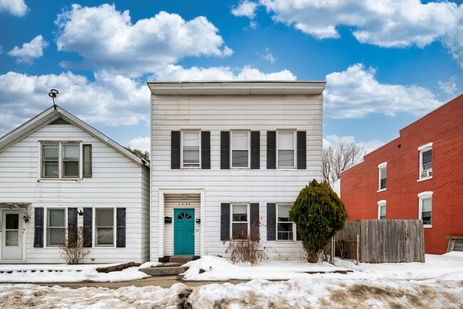 Building Photo - 1534 5th Ave