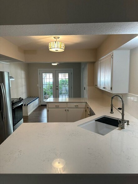 Building Photo - 7903 Harvest Moon Rd