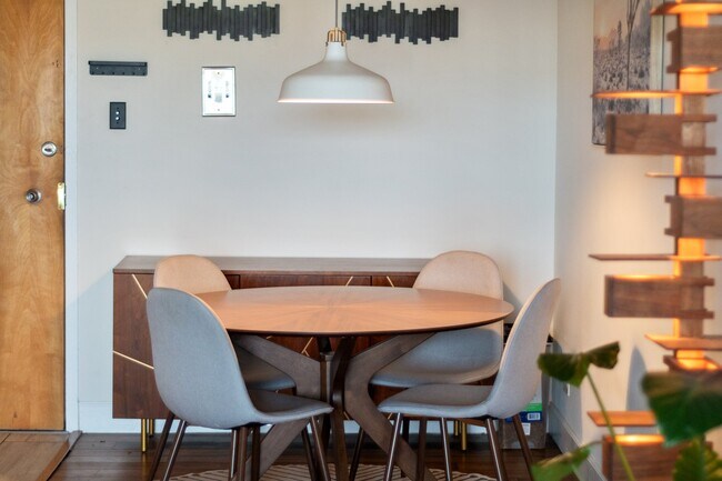 Building Photo - 4800 Hale Pky