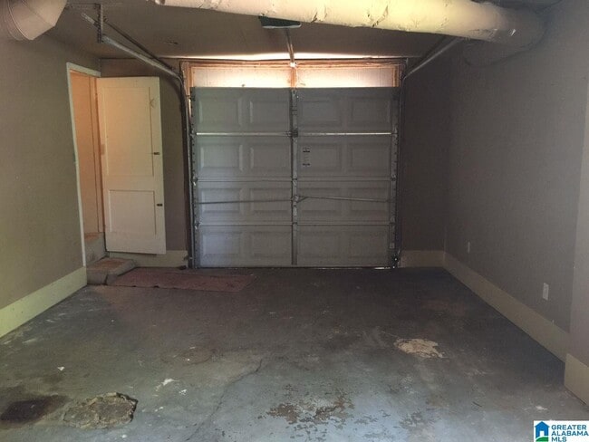 Building Photo - 8132 10th Ave S