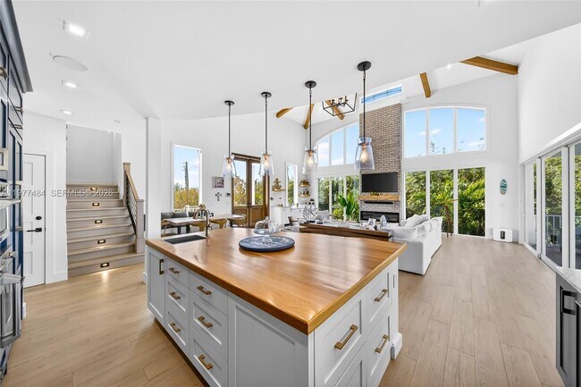 Building Photo - 146 Mockingbird Rd