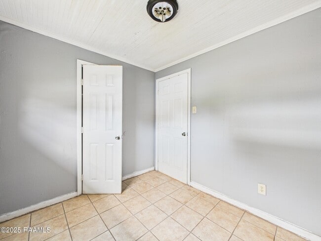 Building Photo - 704 13th St