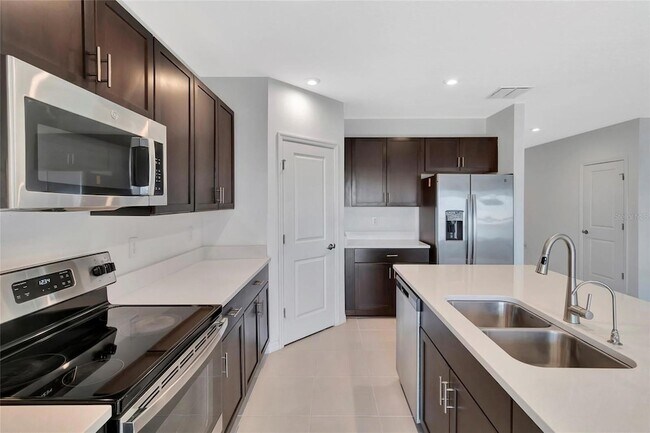 Building Photo - 221 Aquamarine Ln