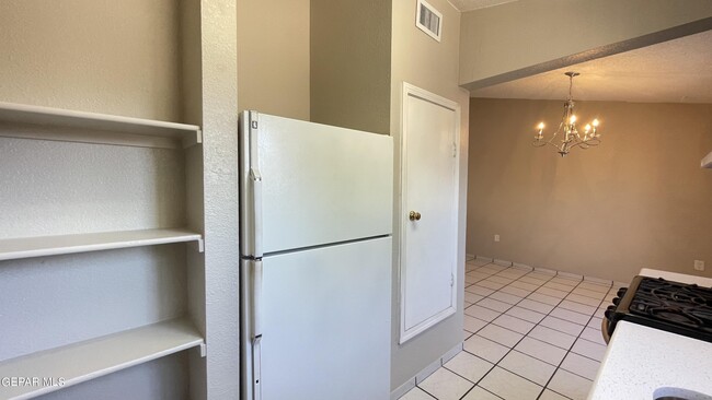 Building Photo - 11040 Sunshine Ct