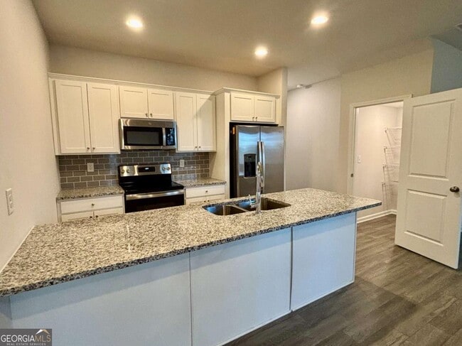 Building Photo - 2809 Ridgeview Dr