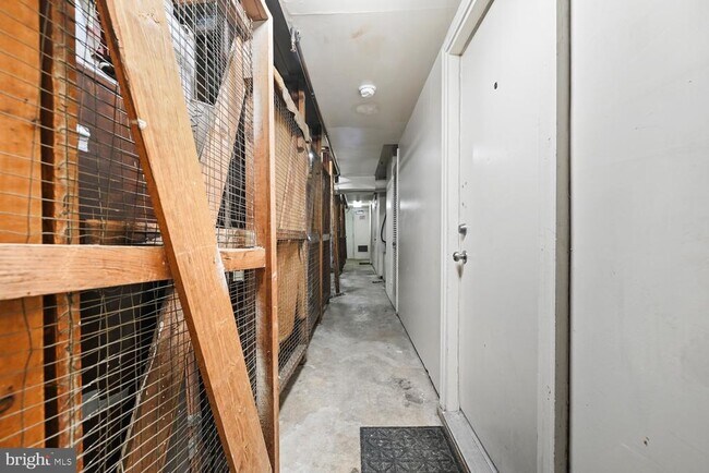 Building Photo - 7153 Donnell Pl