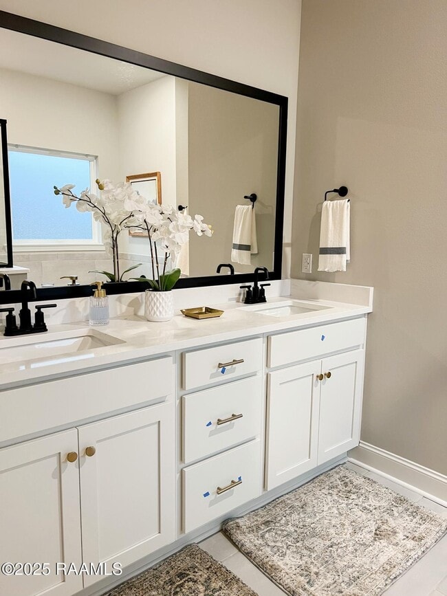 Building Photo - 132 Belle Fontaine Dr