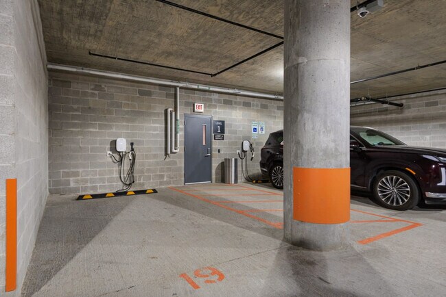 Building Photo - 1314 W Randolph St