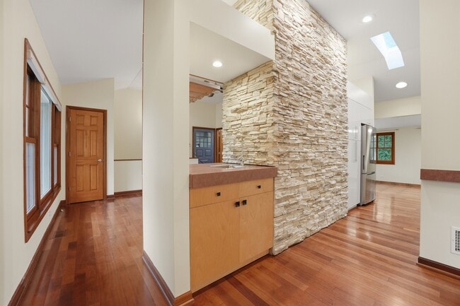 Building Photo - 29 Brookdale Ln