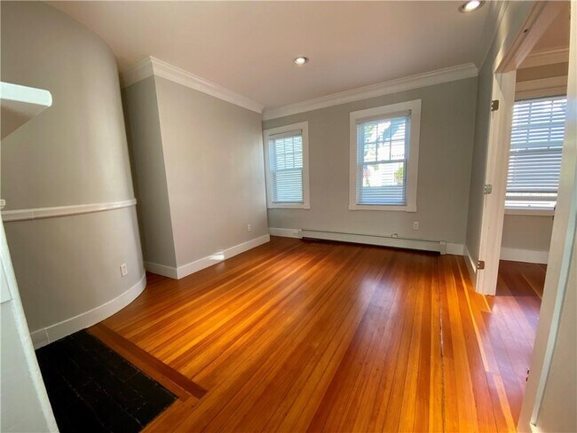 Building Photo - 38 Mann Ave