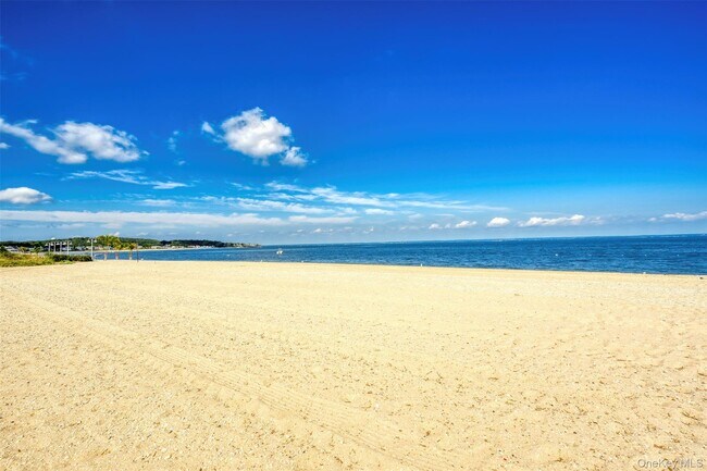 Building Photo - 11 7th St