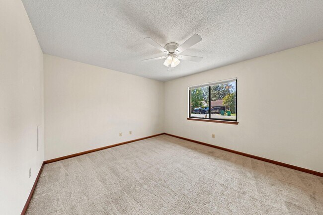 Building Photo - 1022 Alderwood Way