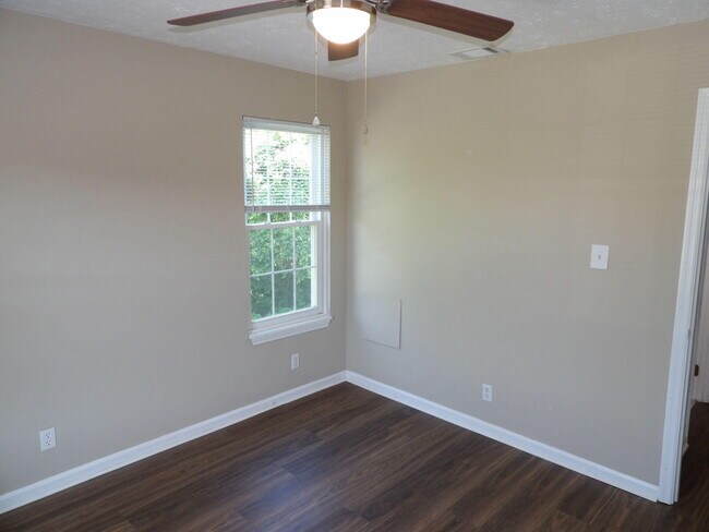 Building Photo - 35 Ashwood Ct
