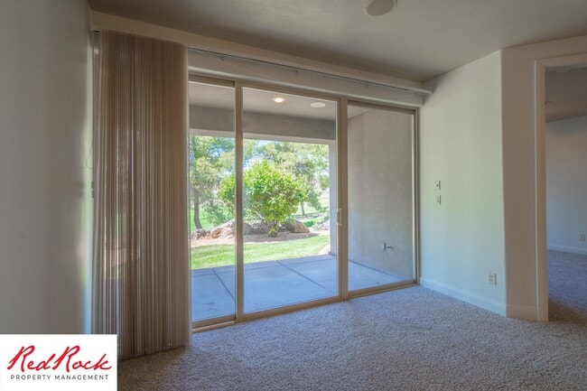 Building Photo - Remarkable 3 Bedroom Condo Next to Sunbroo...
