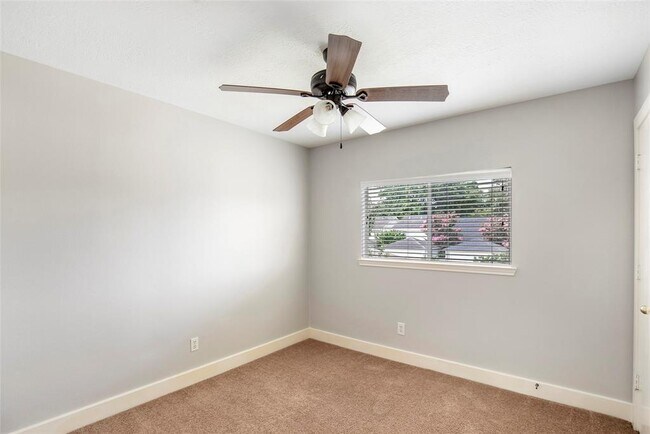 Building Photo - 18631 Atasca Oaks Dr