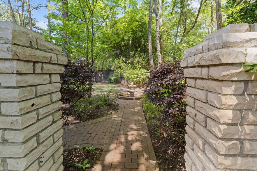 Building Photo - 1043 Loyalist Ln