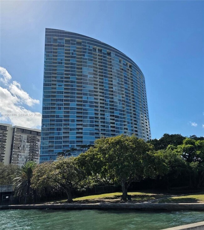 Building Photo - 601 NE 36th St