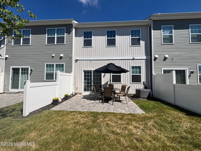 Building Photo - 12 Coburgh Dr