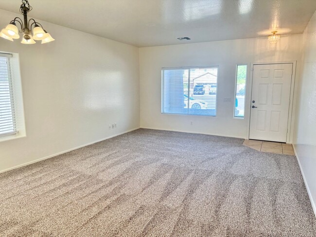 Building Photo - 314 S 117th Dr
