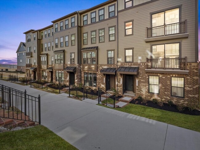 Building Photo - 17437 Southern Shores Dr