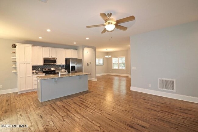 Building Photo - 2 Sawmill Ct