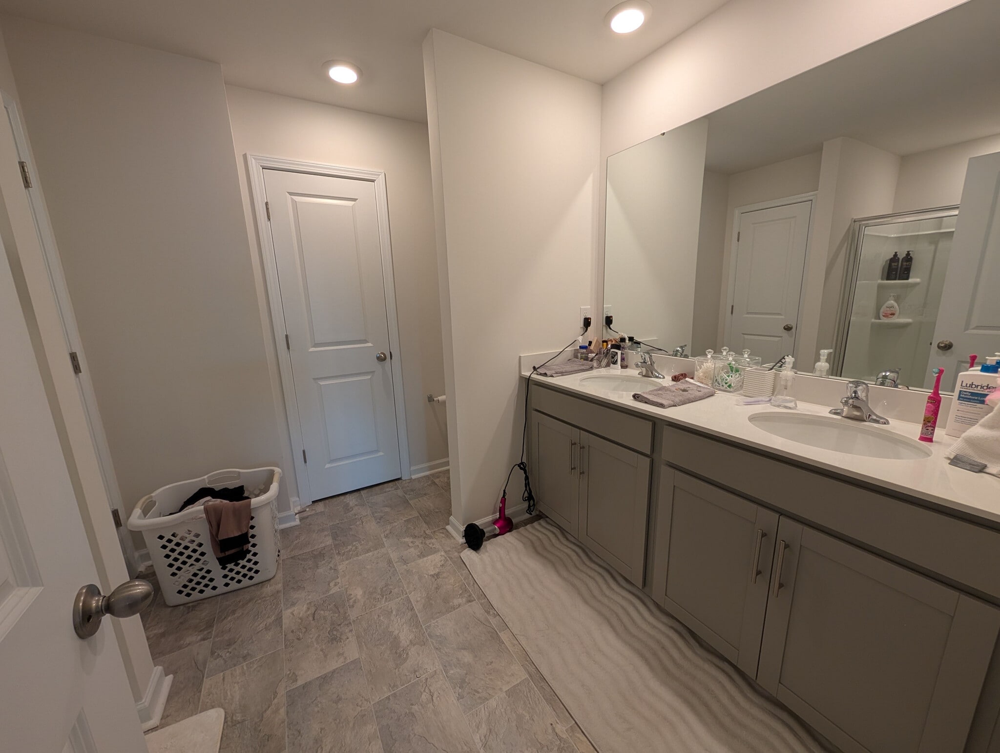 Building Photo - Room in Townhome on Murray Br Dr