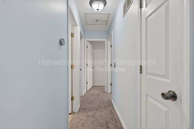 Building Photo - 4 Devondale Pl