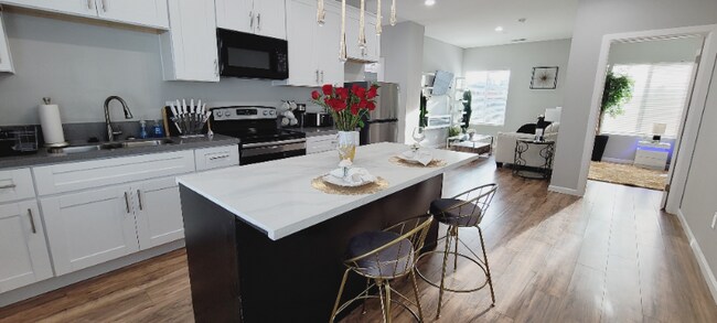 Primary Photo - 532 Cesar E Chavez Pky